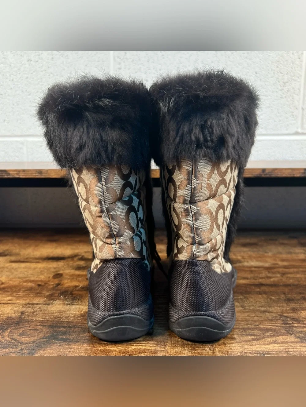 Coach Boots Jennie Signature Fur Lined Lace Up Winter Snow Boots Winter Womens 6